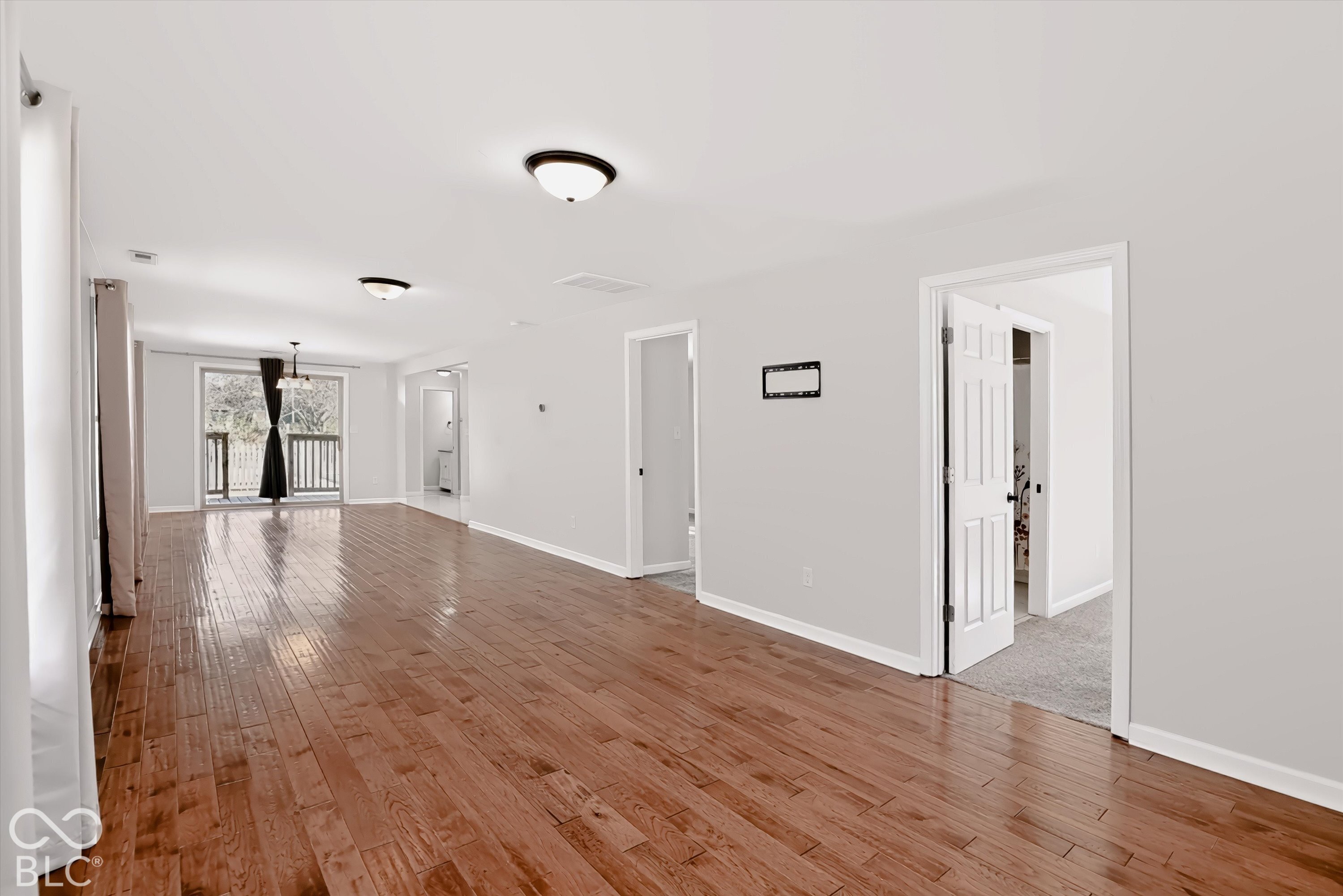 4855 Hillside Avenue, Indianapolis, IN, 46205 photo 5 of 36