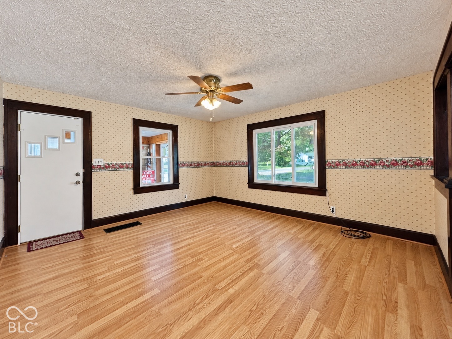 559 S Sycamore Street, Martinsville, IN, 46151 photo 5 of 51