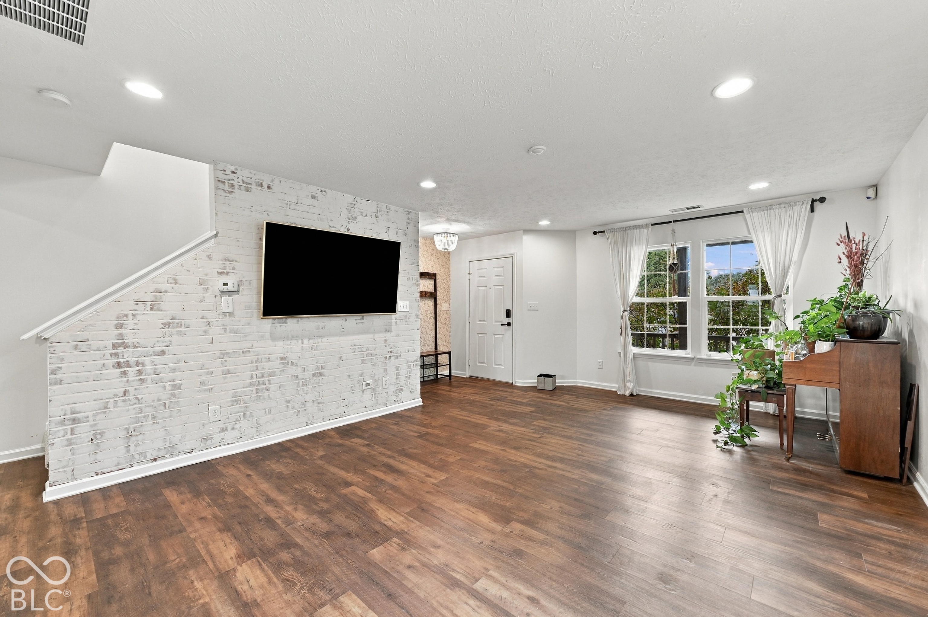 115 Cove, Fortville, IN, 46040 photo 5 of 54