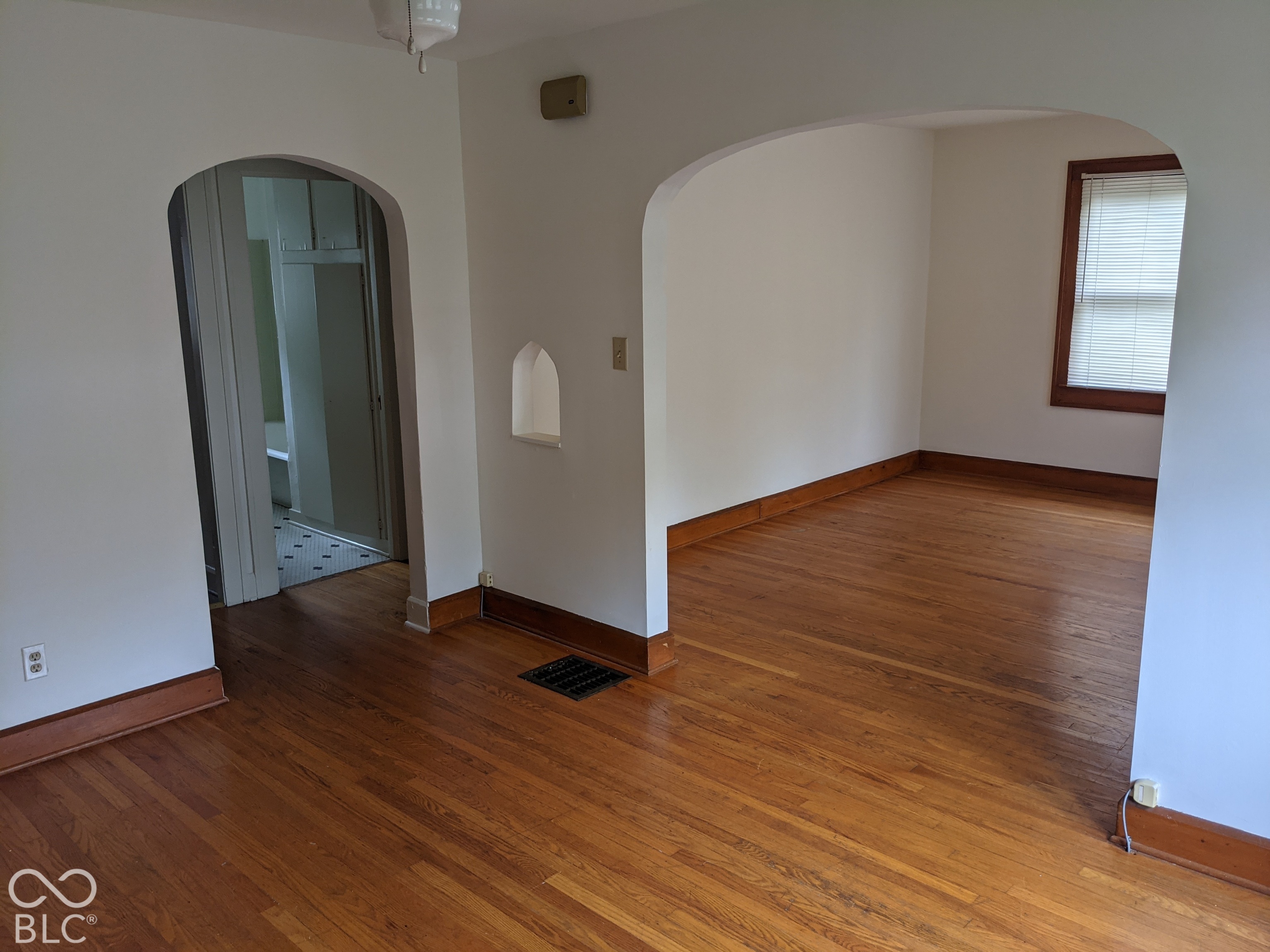 5282 Guilford Avenue, Indianapolis, IN, 46220 photo 5 of 13