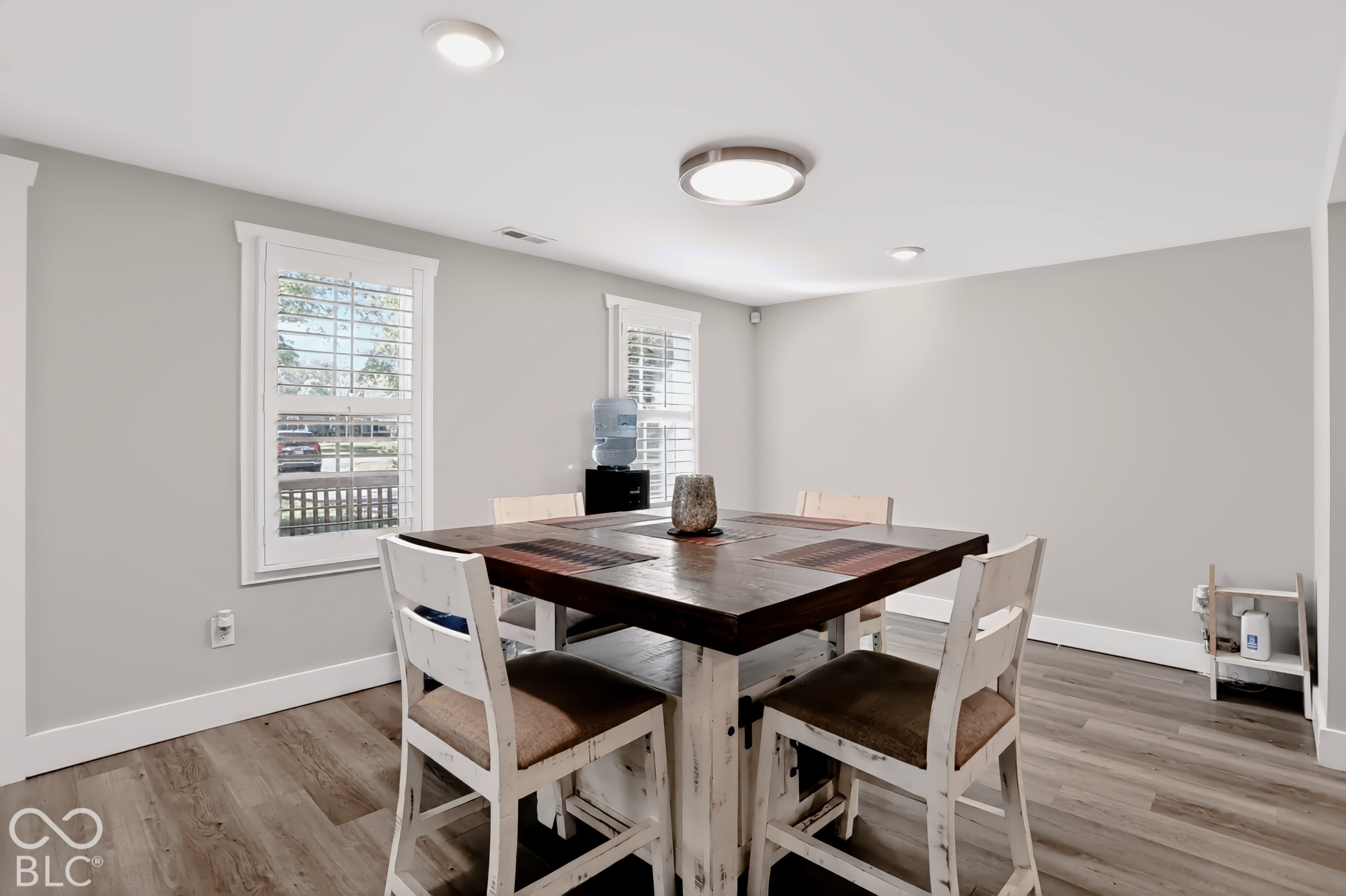325 S Routiers Avenue, Indianapolis, IN, 46219 photo 5 of 44
