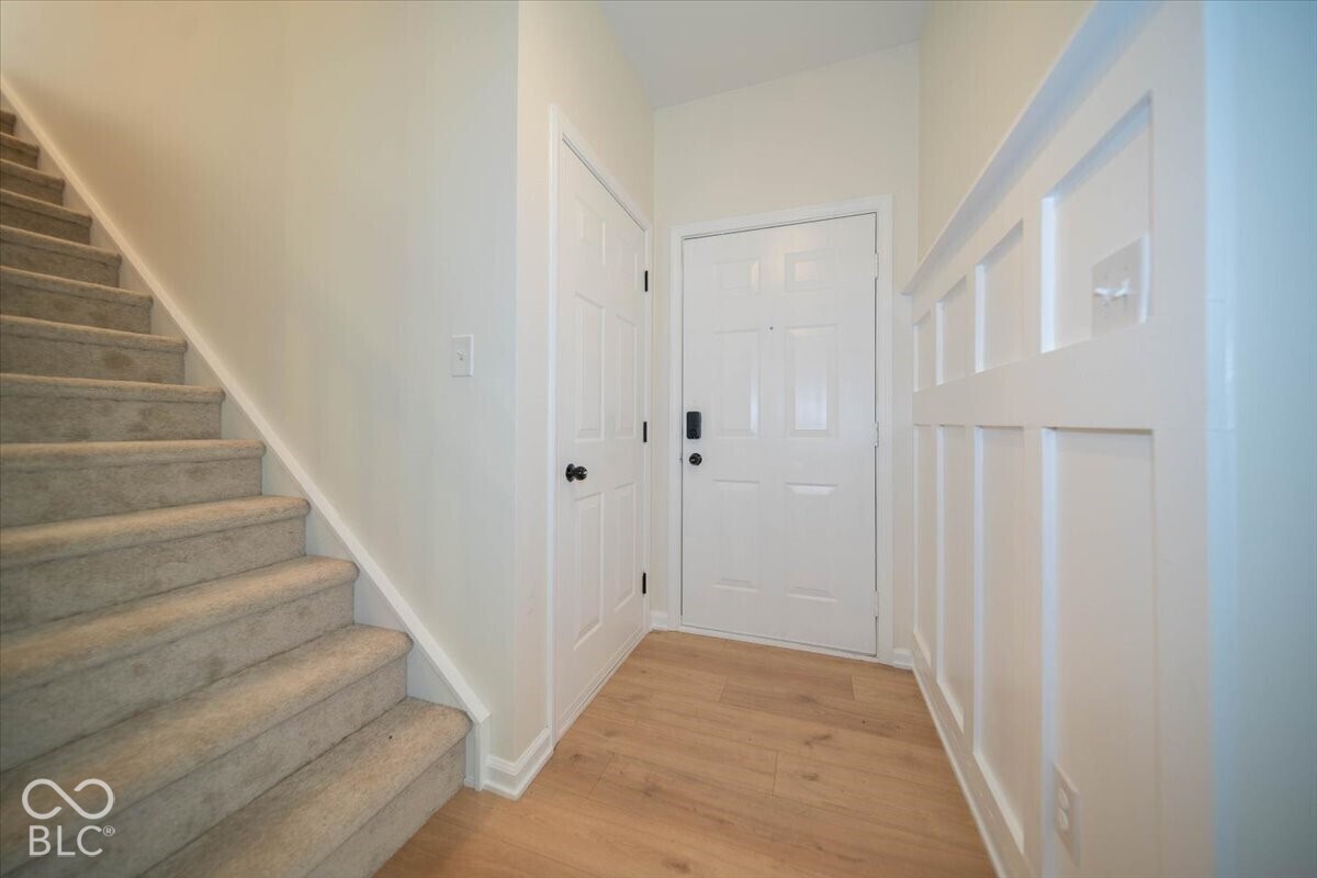 1142 Crestwood Drive, Greenwood, IN, 46143 photo 5 of 29