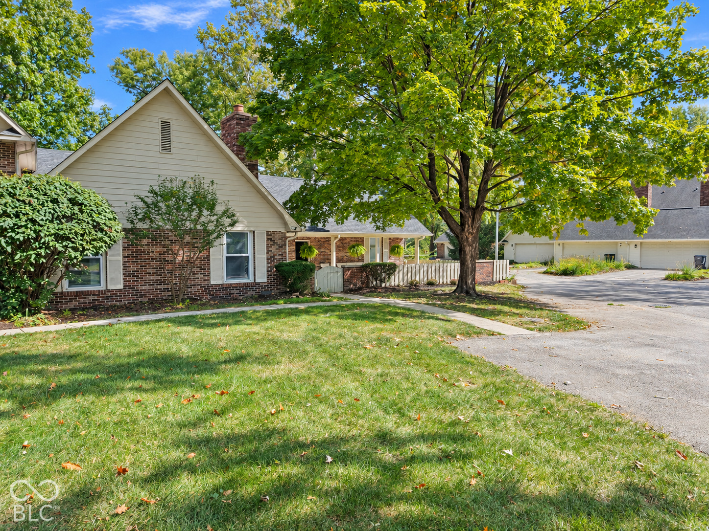 9110 Waymen Drive, Indianapolis, IN, 46268 photo 5 of 32