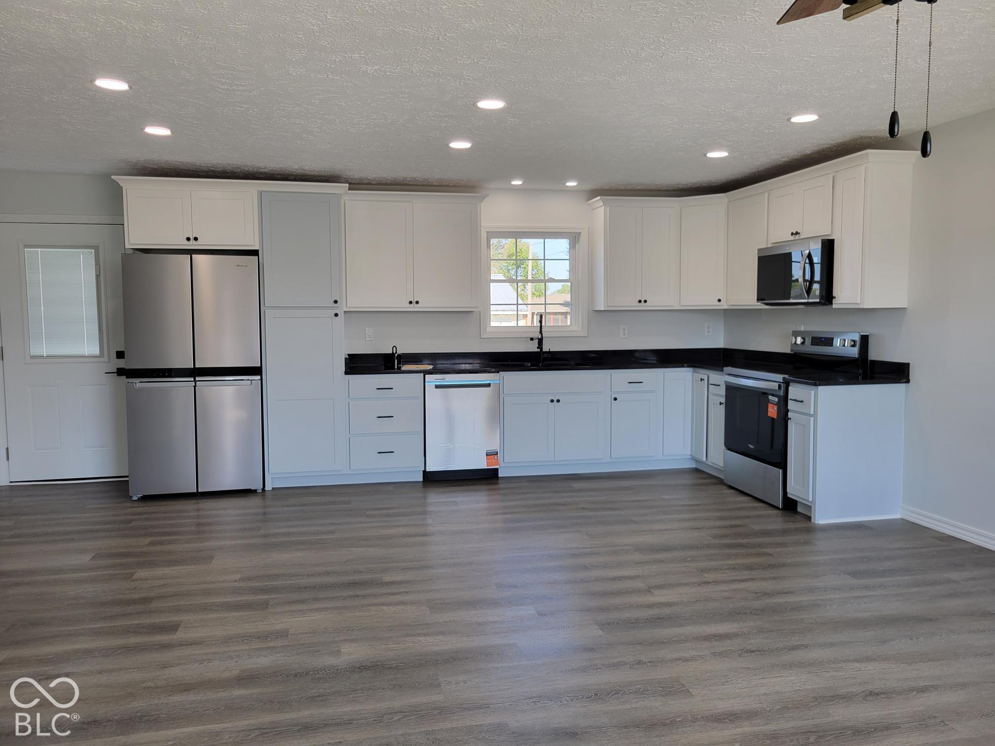 805 Holiday Drive, Seymour, IN, 47274 photo 5 of 27