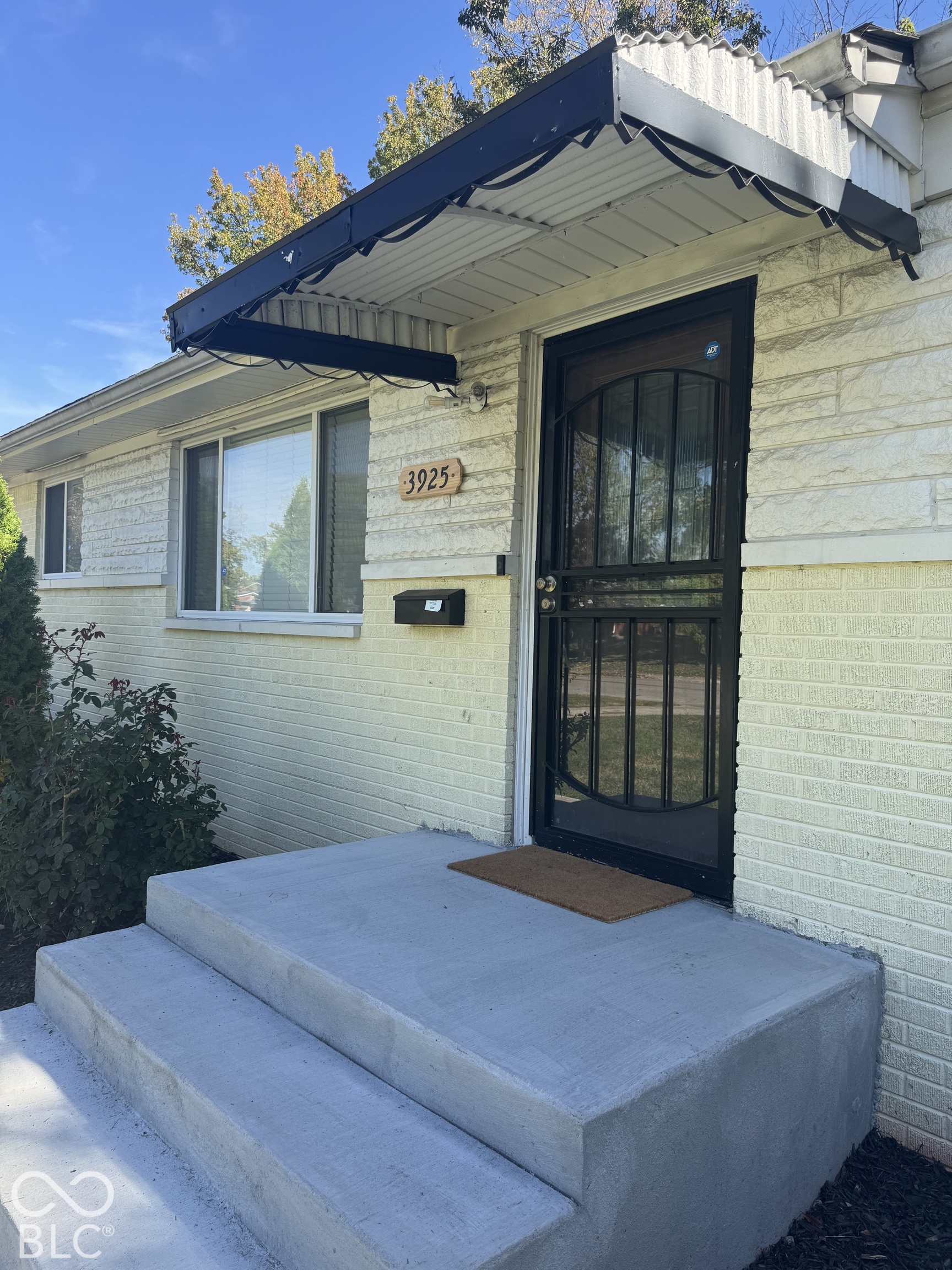 3925 Campbell Avenue, Indianapolis, IN, 46226 photo 5 of 29