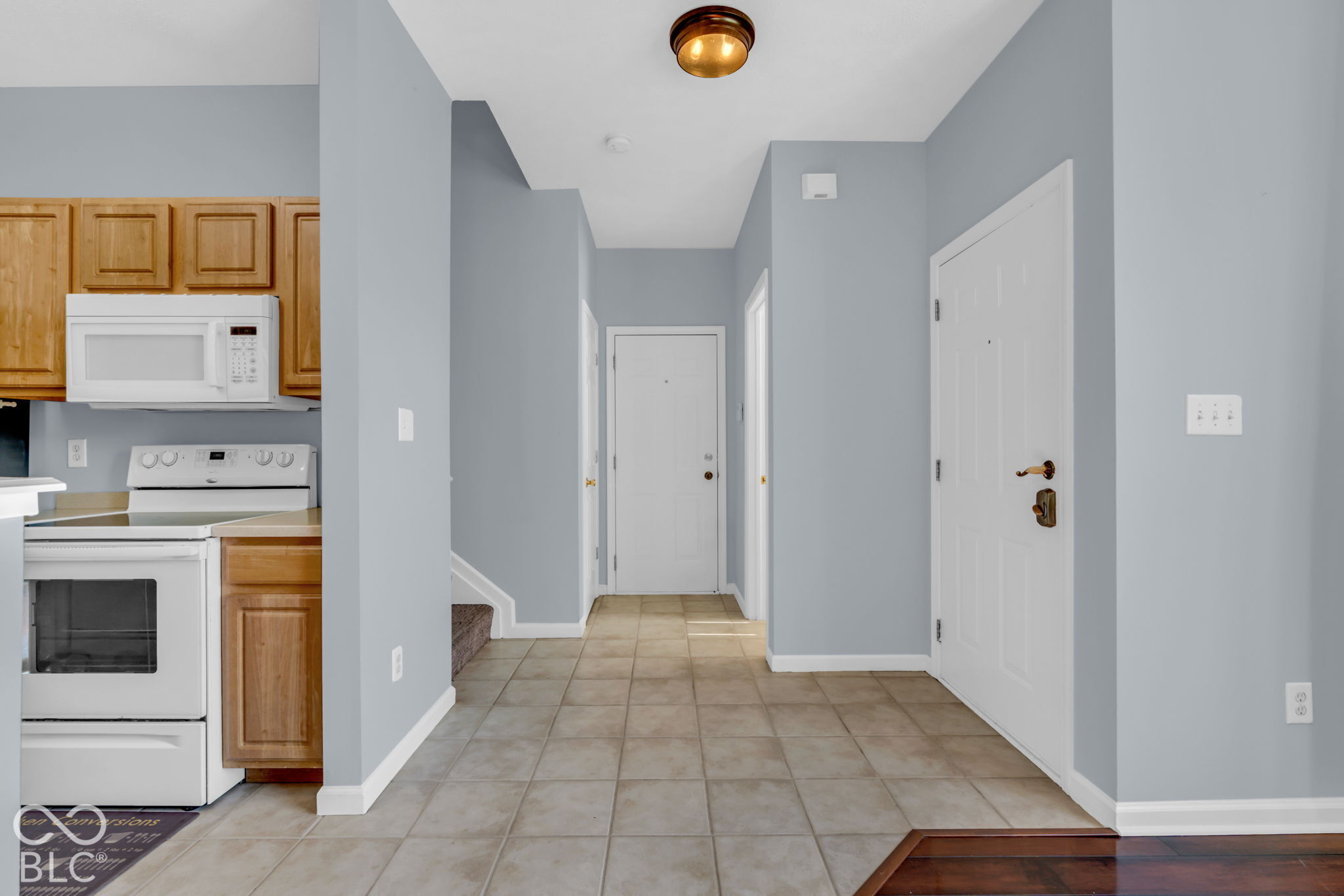 6250 Bishops Pond Lane, Indianapolis, IN, 46268 photo 5 of 38
