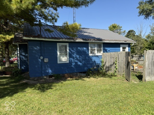 326 E High Street, Dunkirk, IN, 47336 photo 5 of 21