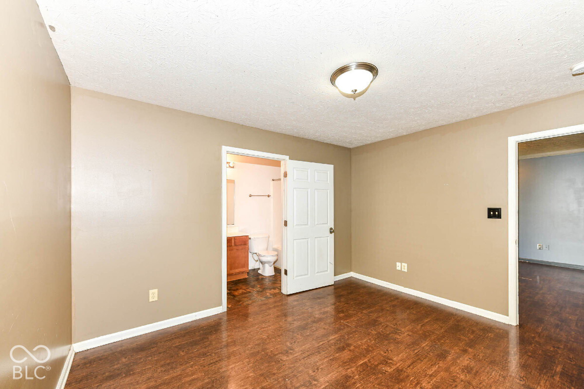 6281 Kelsey Drive, Indianapolis, IN, 46268 photo 5 of 16