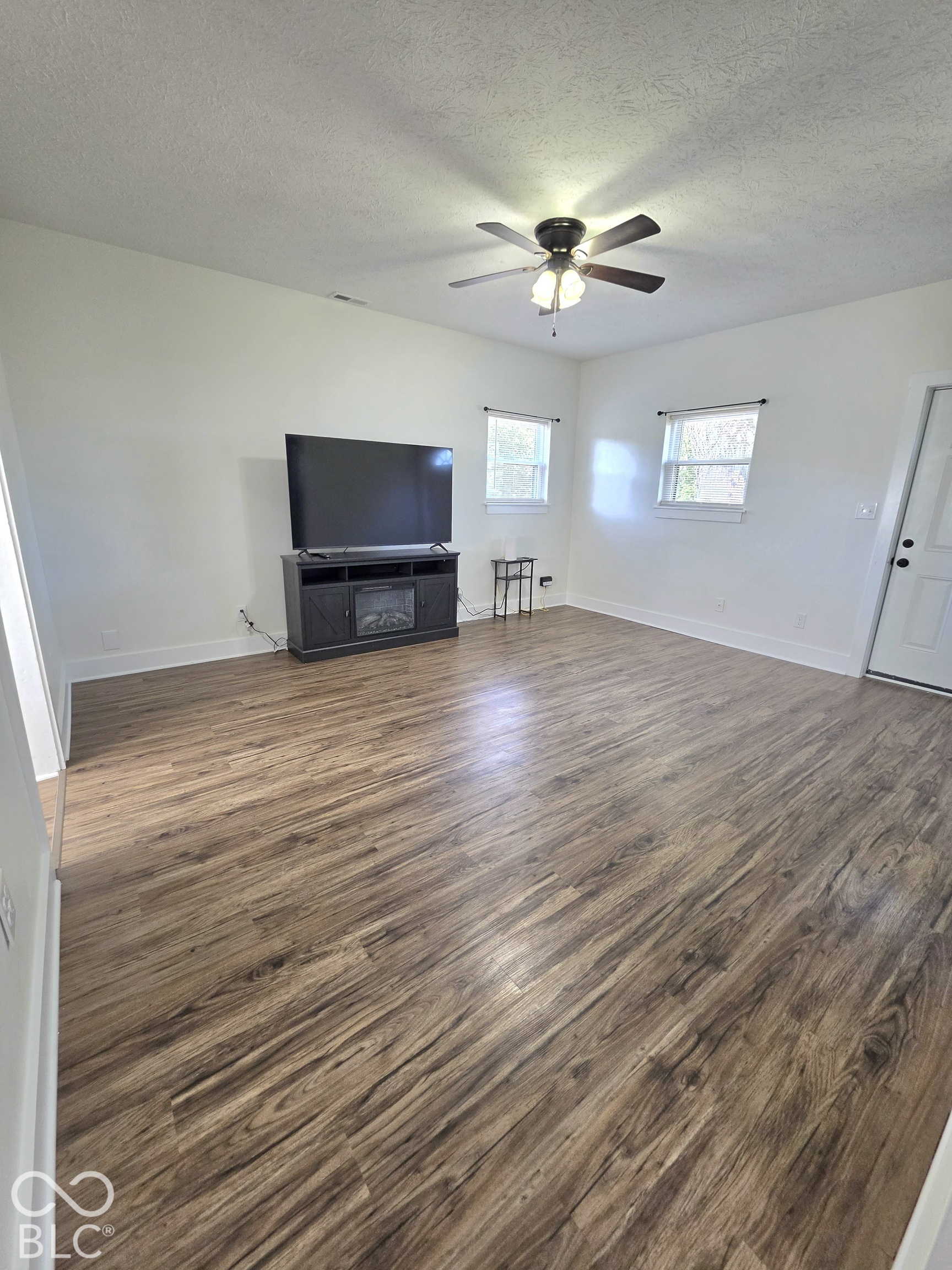 405 W Pearl Street, Waldron, IN, 46182 photo 5 of 19