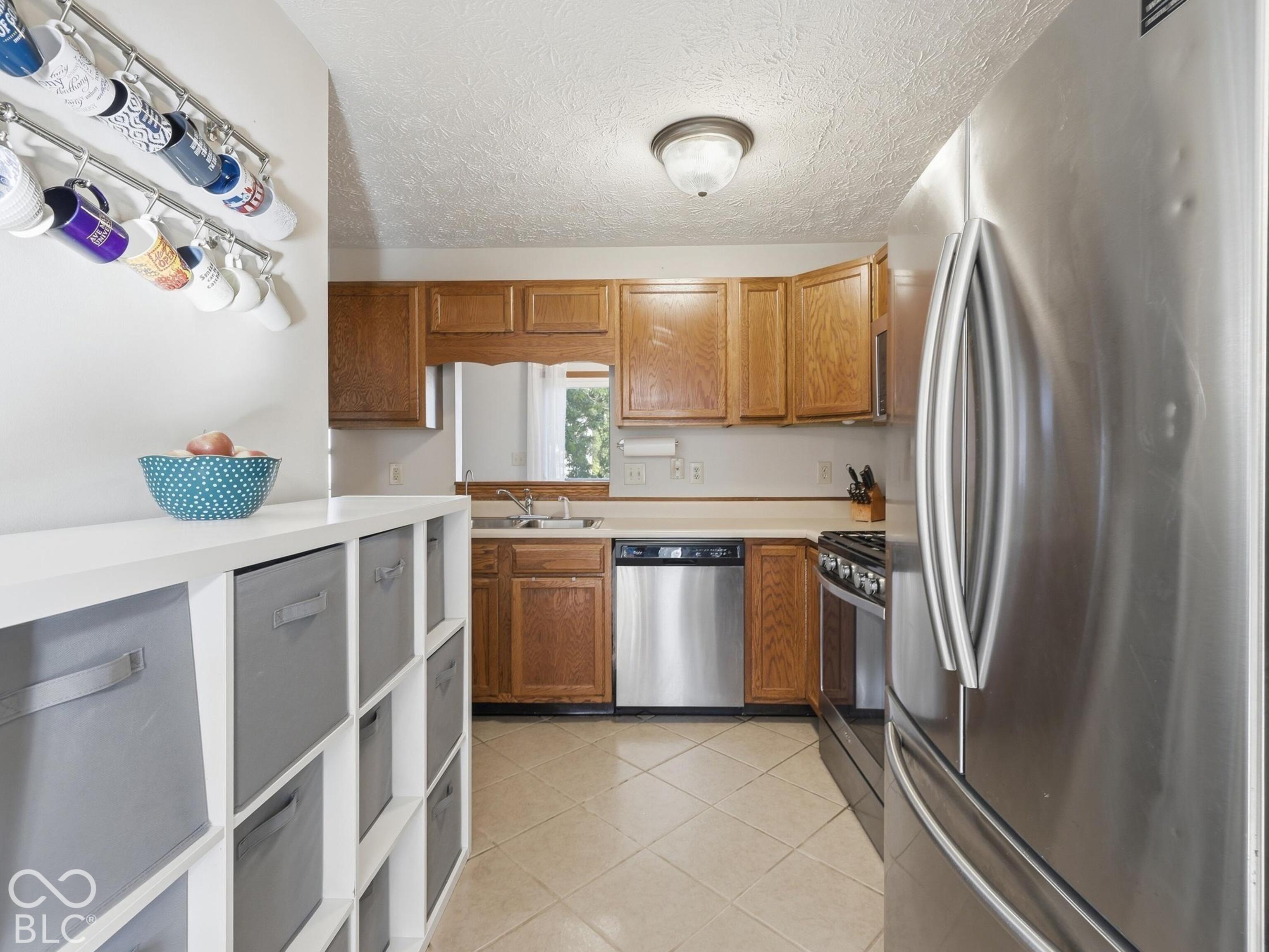 6725 Wimbledon Drive, Zionsville, IN, 46077 photo 5 of 26