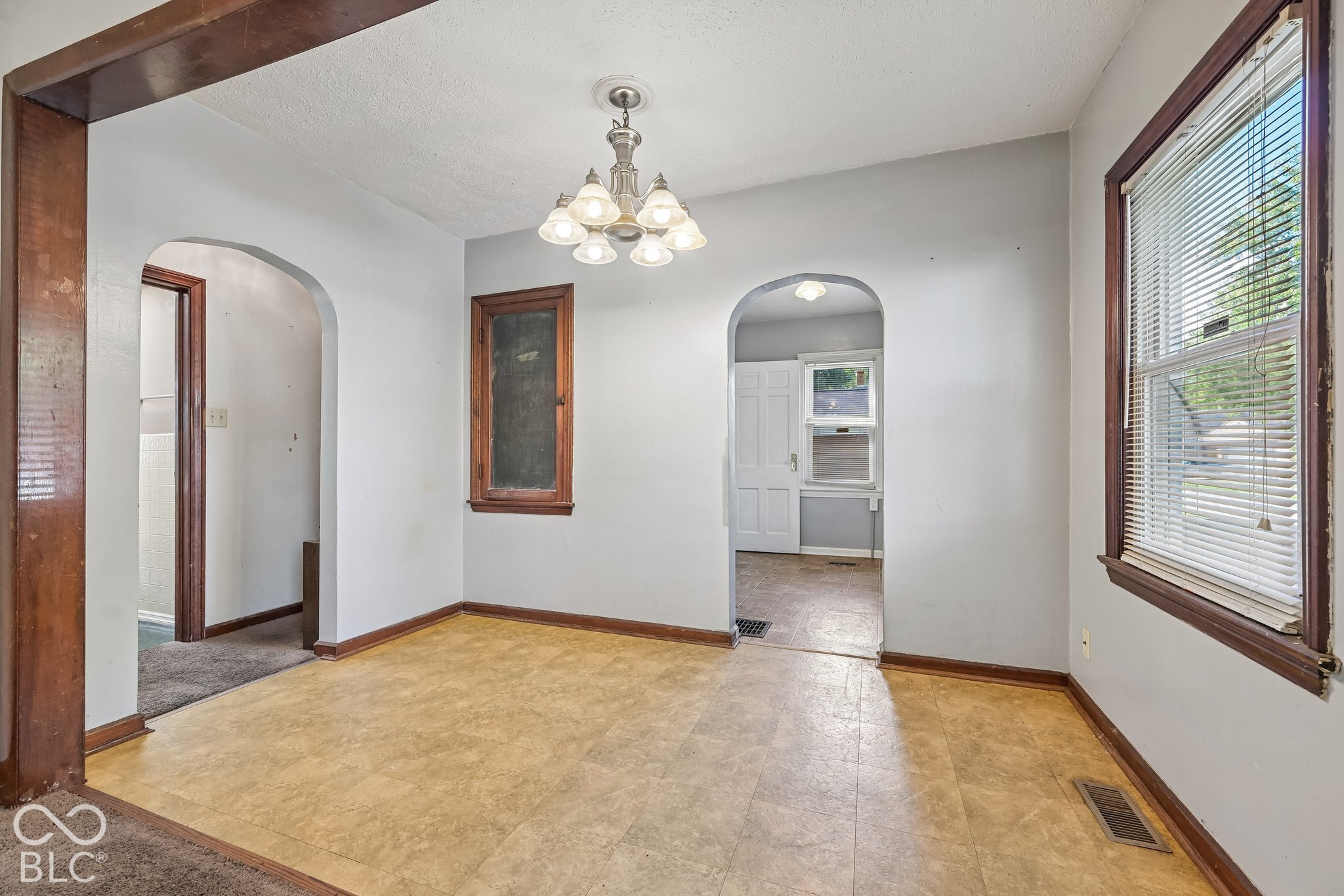 1330 N Berwick Avenue, Indianapolis, IN, 46222 photo 5 of 24