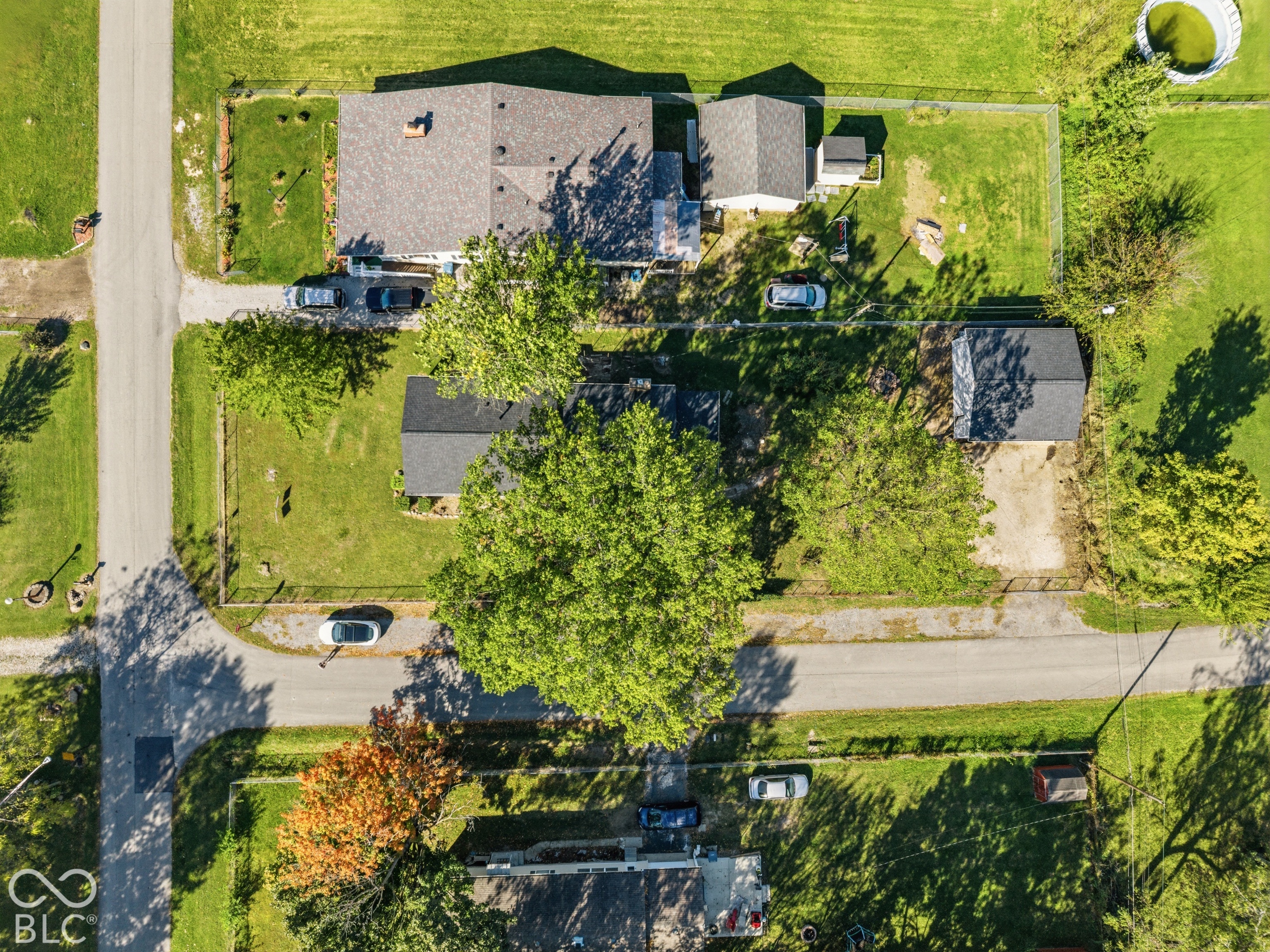 7402 Oak Avenue, Indianapolis, IN, 46219 photo 5 of 44