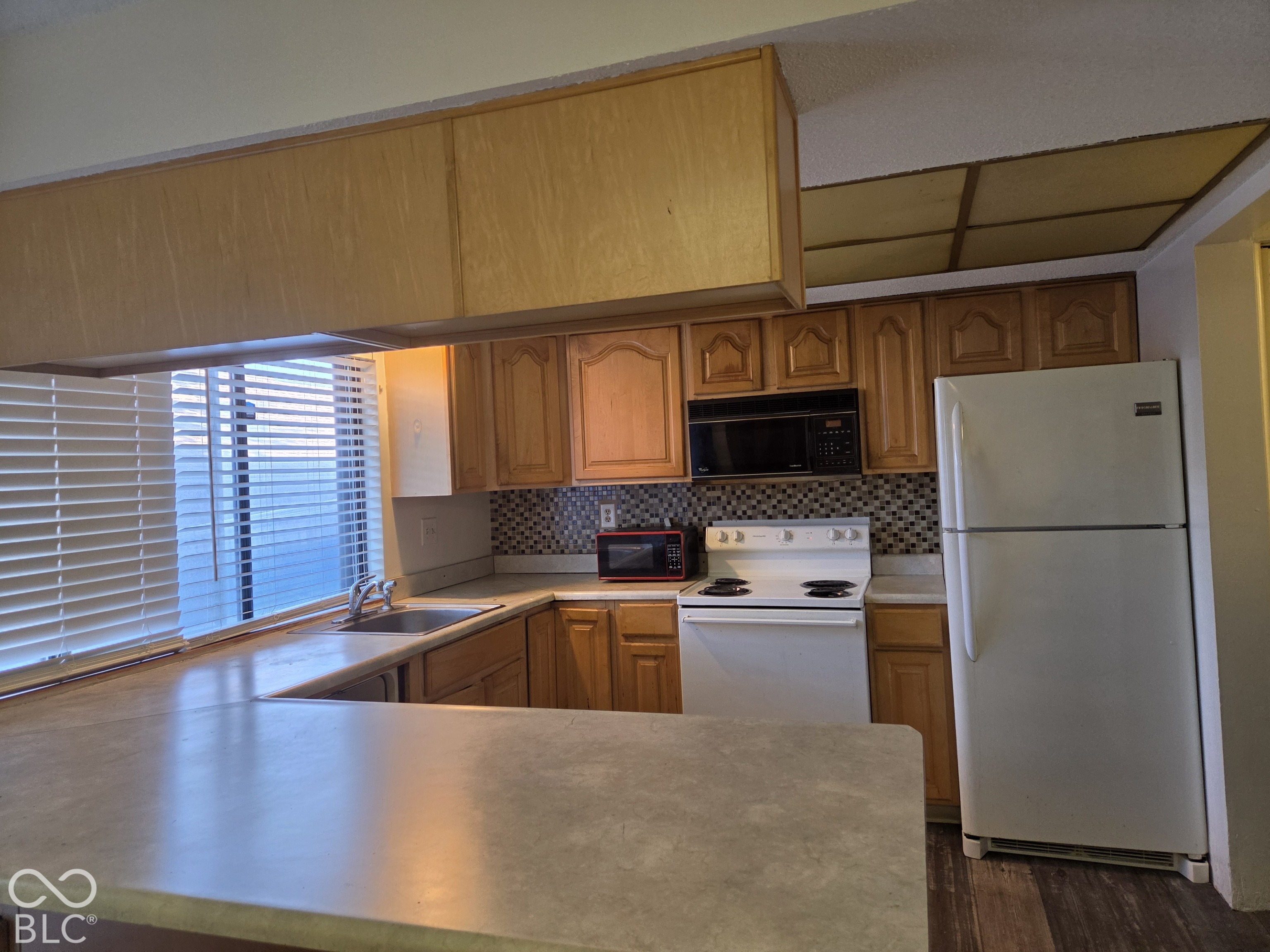 8007 E 20th Street, Indianapolis, IN, 46219 photo 5 of 19