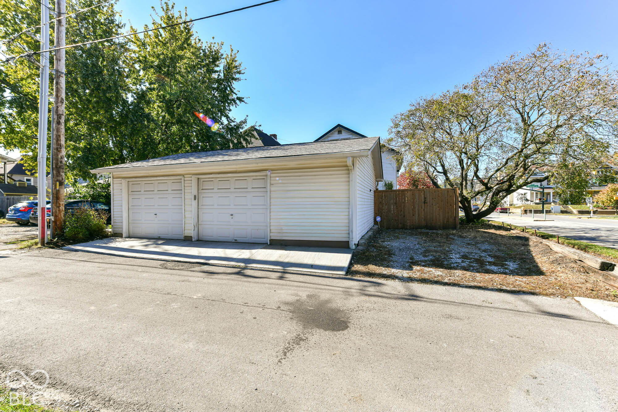 327 N Arsenal Avenue, Indianapolis, IN, 46201 photo 5 of 58