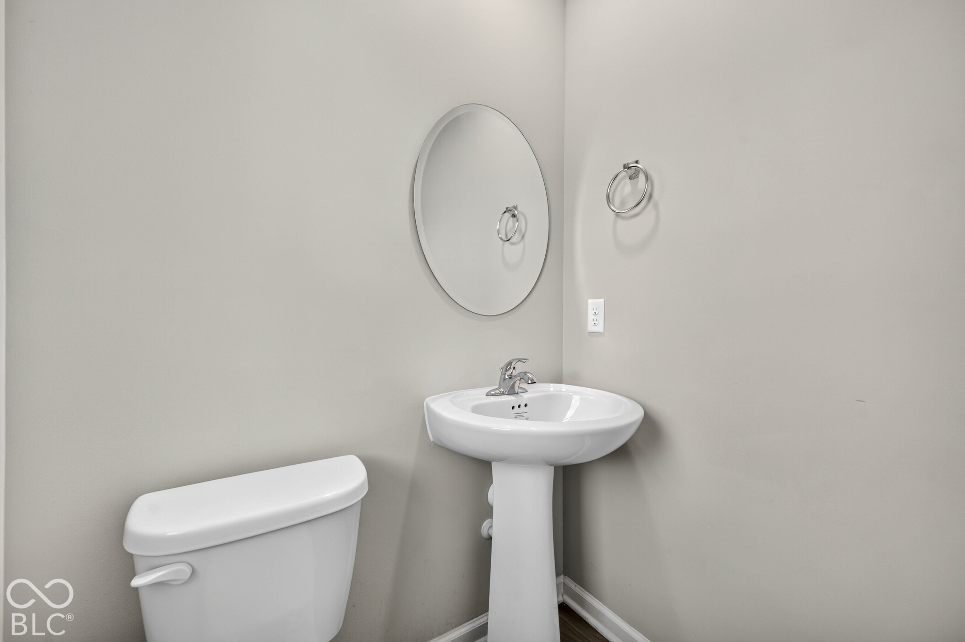 4032 Sedgewick Lane, Columbus, IN, 47201 photo 5 of 54