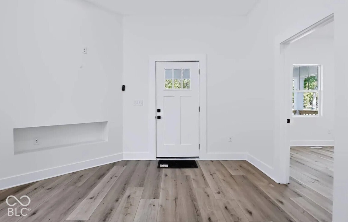 652 Marion, Indianapolis, IN, 46221 photo 5 of 41