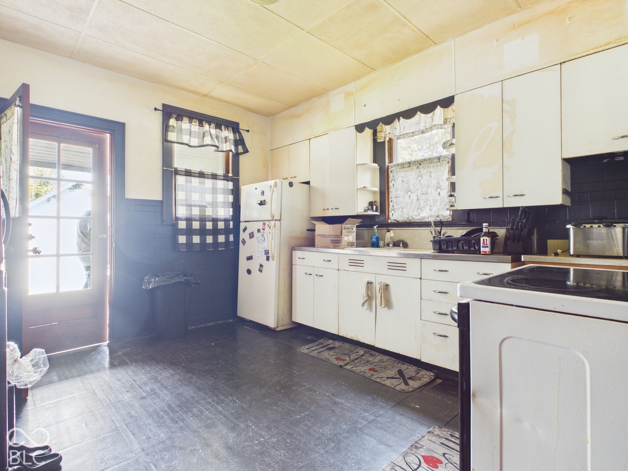 820 W 3rd Street, Anderson, IN, 46016 photo 5 of 16