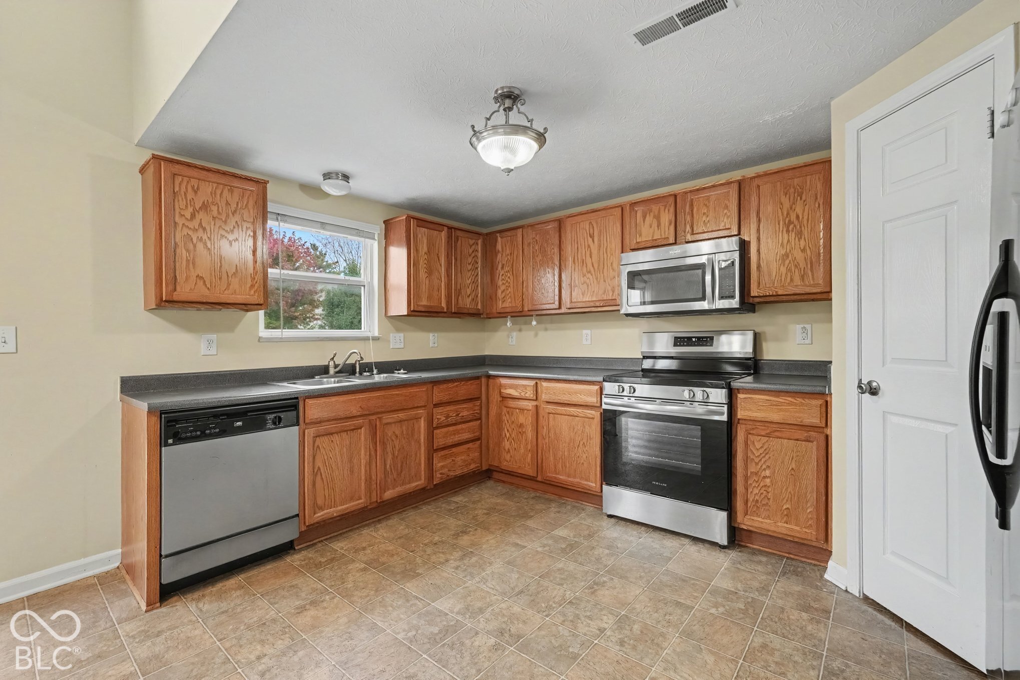 12442 Quarterback Lane, Fishers, IN, 46037 photo 5 of 16