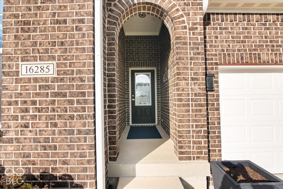 16285 Ketton Drive, Noblesville, IN, 46060 photo 5 of 62