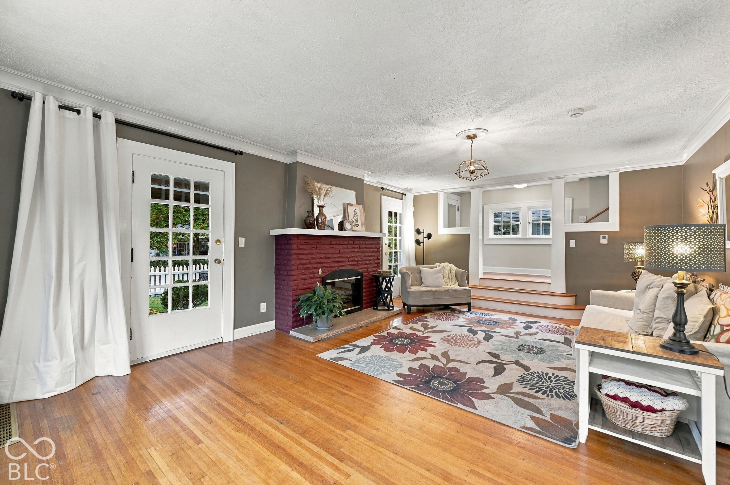 305 N Ridgeview Drive, Indianapolis, IN, 46219 photo 5 of 52