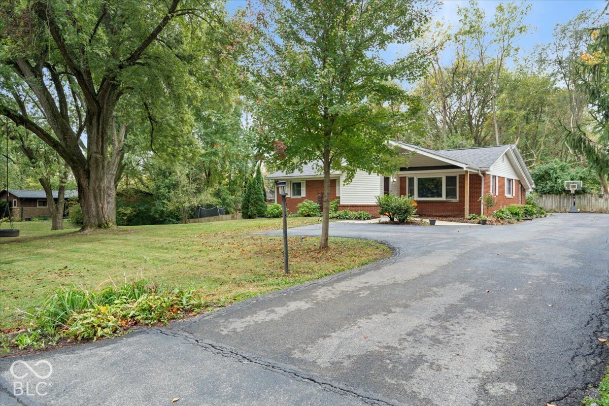 6802 Hillcrest Court, Indianapolis, IN, 46227 photo 5 of 31