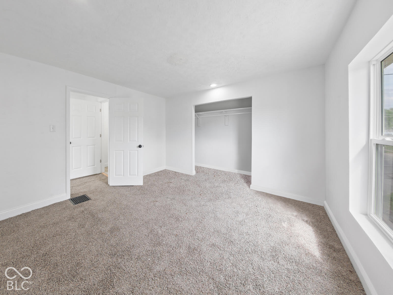 122 E Mechanic Street, Shelbyville, IN, 46176 photo 5 of 15