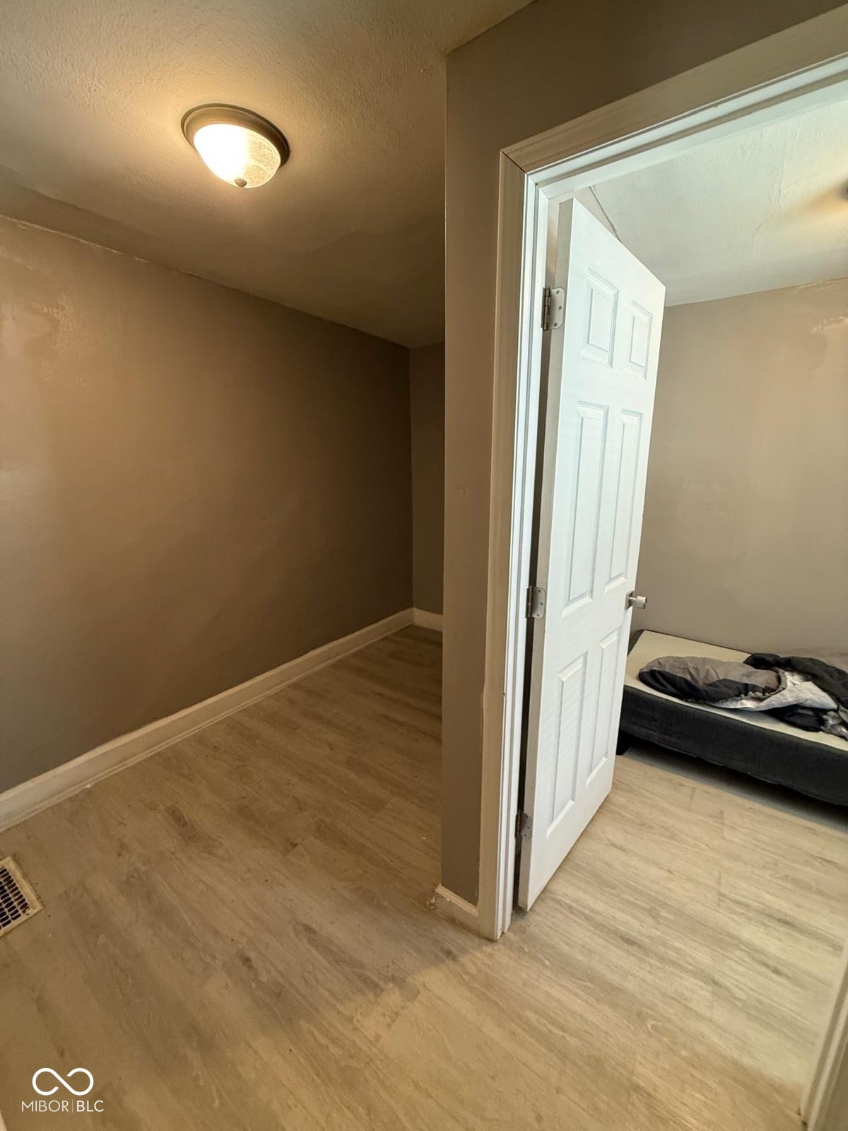 933 N Ewing Street, Indianapolis, IN, 46201 photo 5 of 21