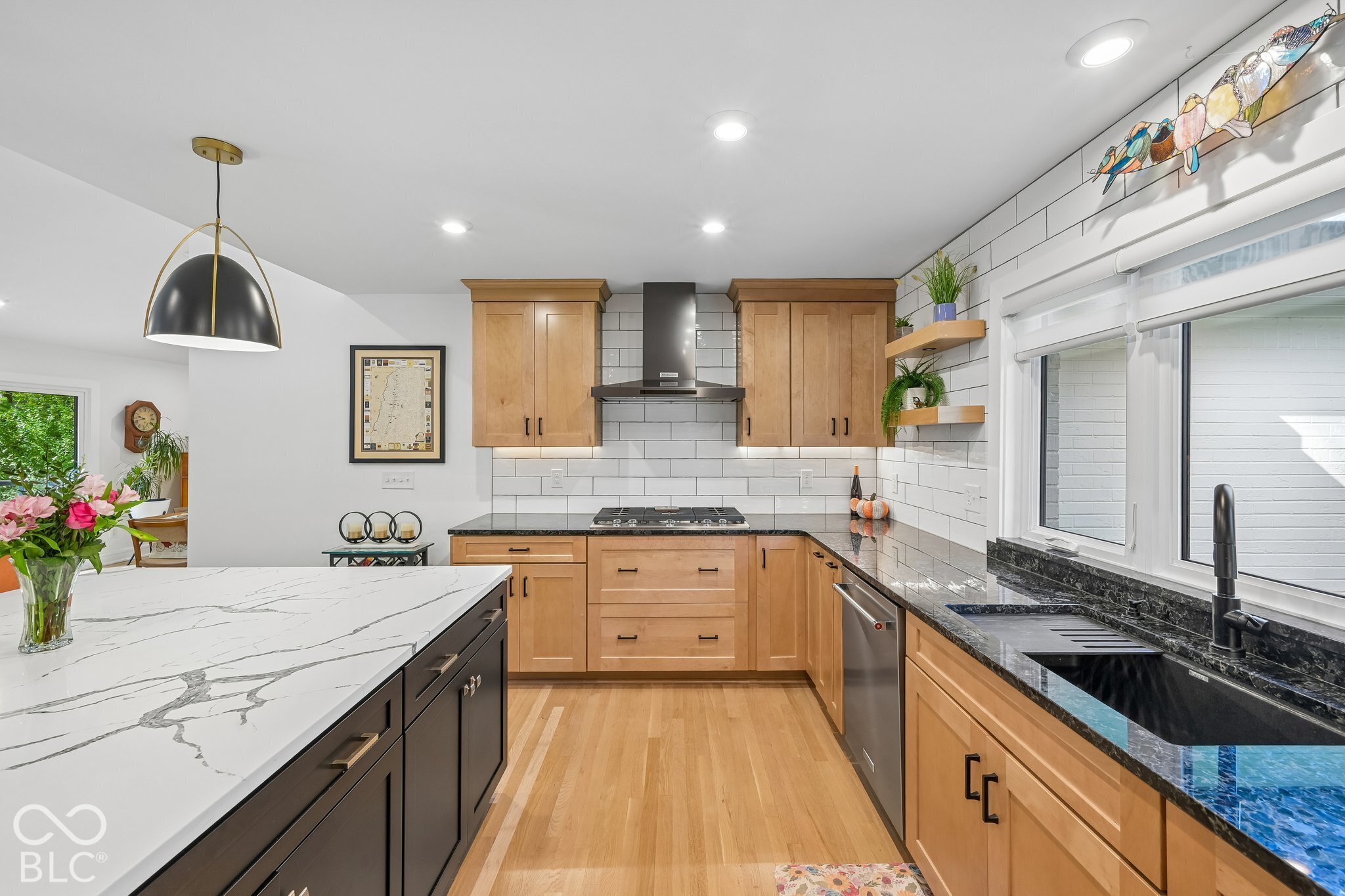 765 W Pine Street, Zionsville, IN, 46077 photo 5 of 57