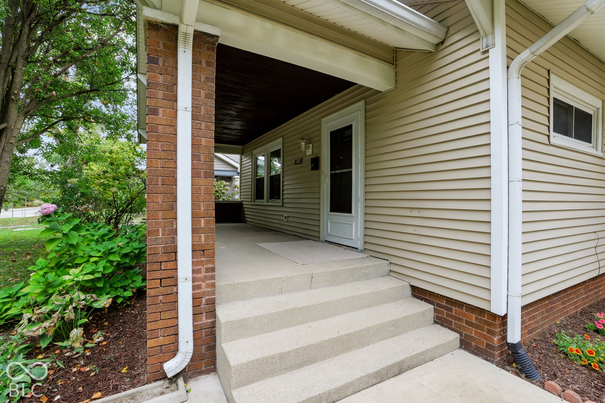 5265 N College Avenue, Indianapolis, IN, 46220 photo 5 of 52