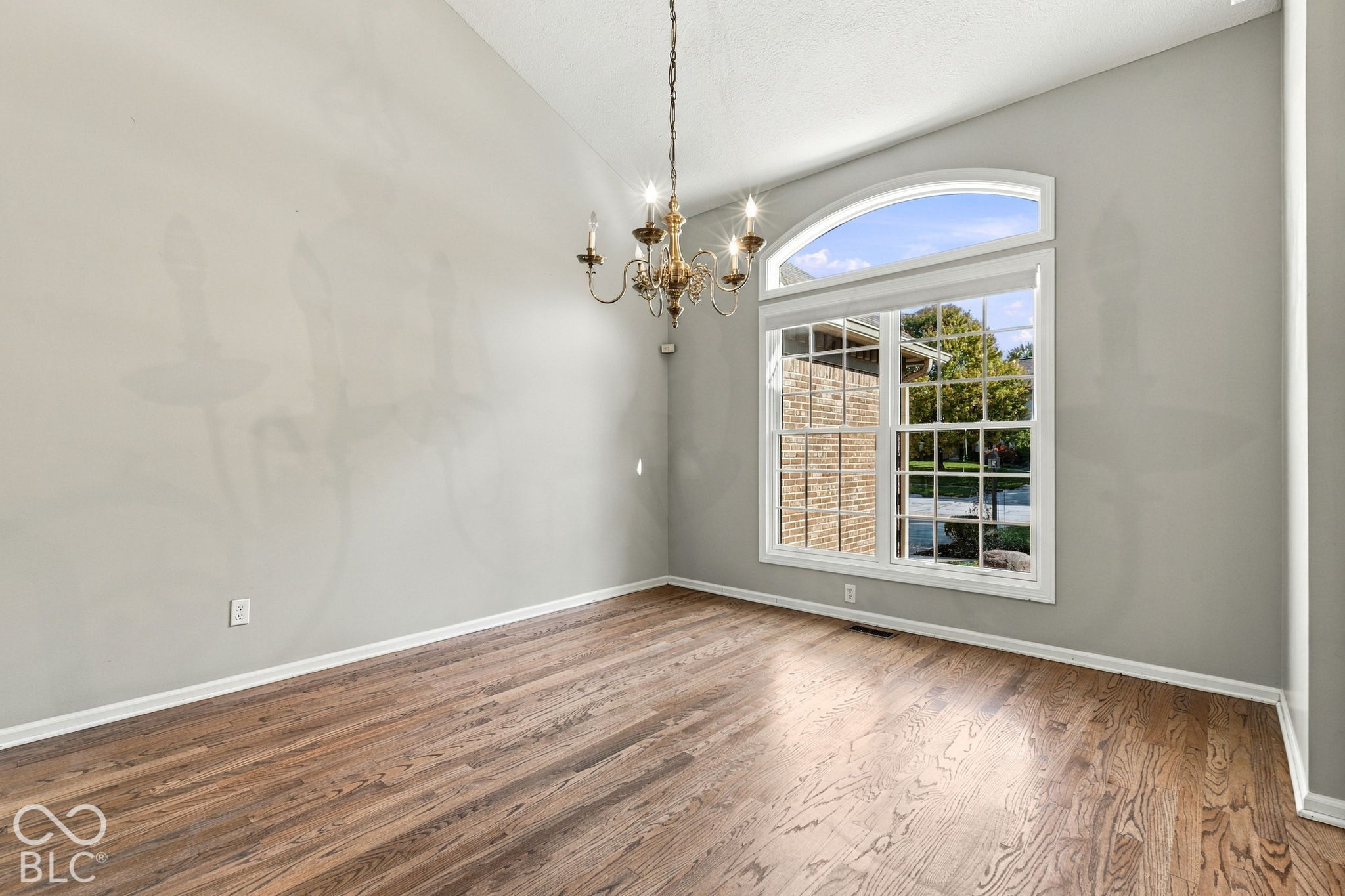 1825 Continental Drive, Zionsville, IN, 46077 photo 5 of 44