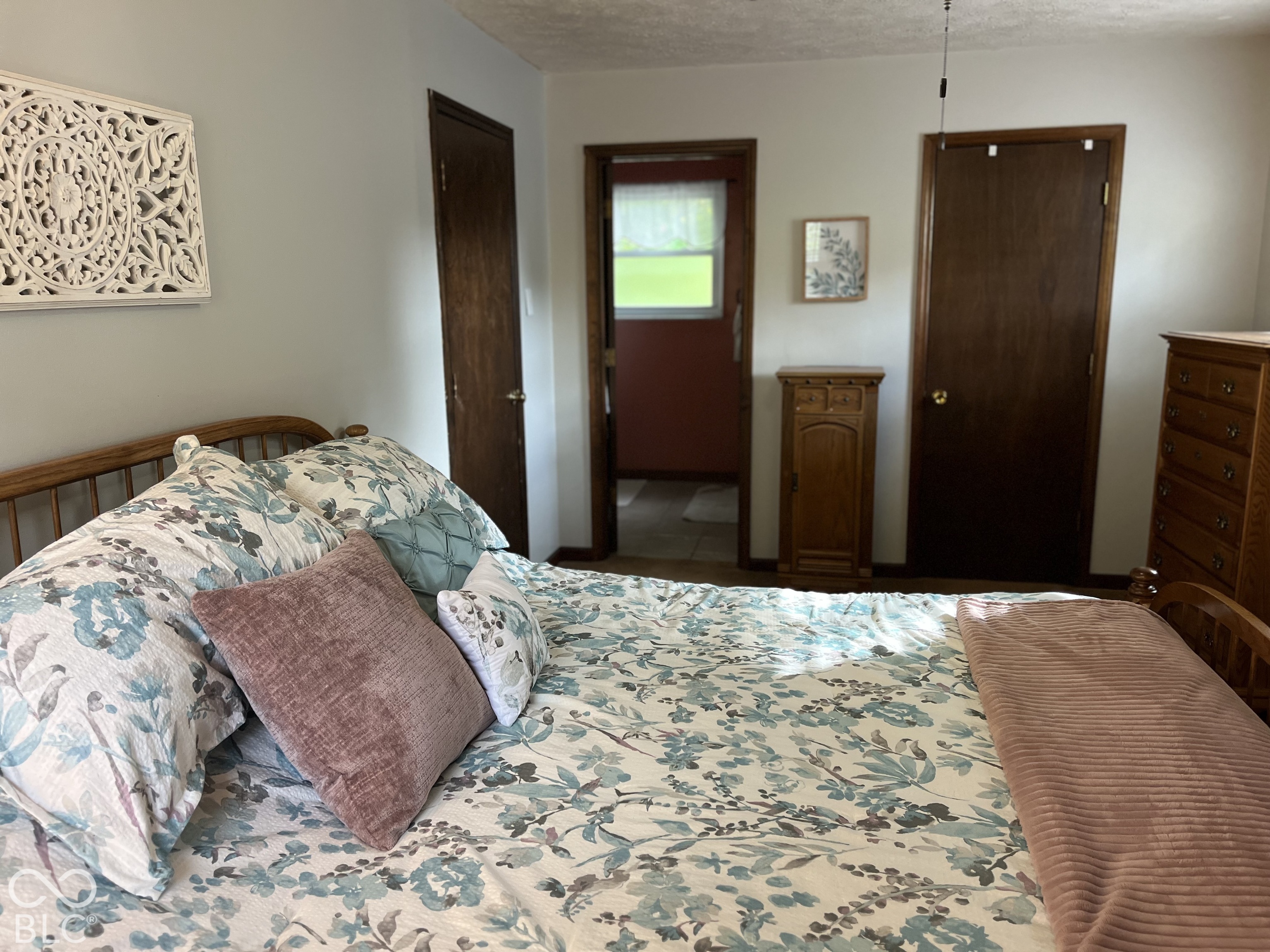 5807 Furnas Road, Indianapolis, IN, 46221 photo 5 of 16