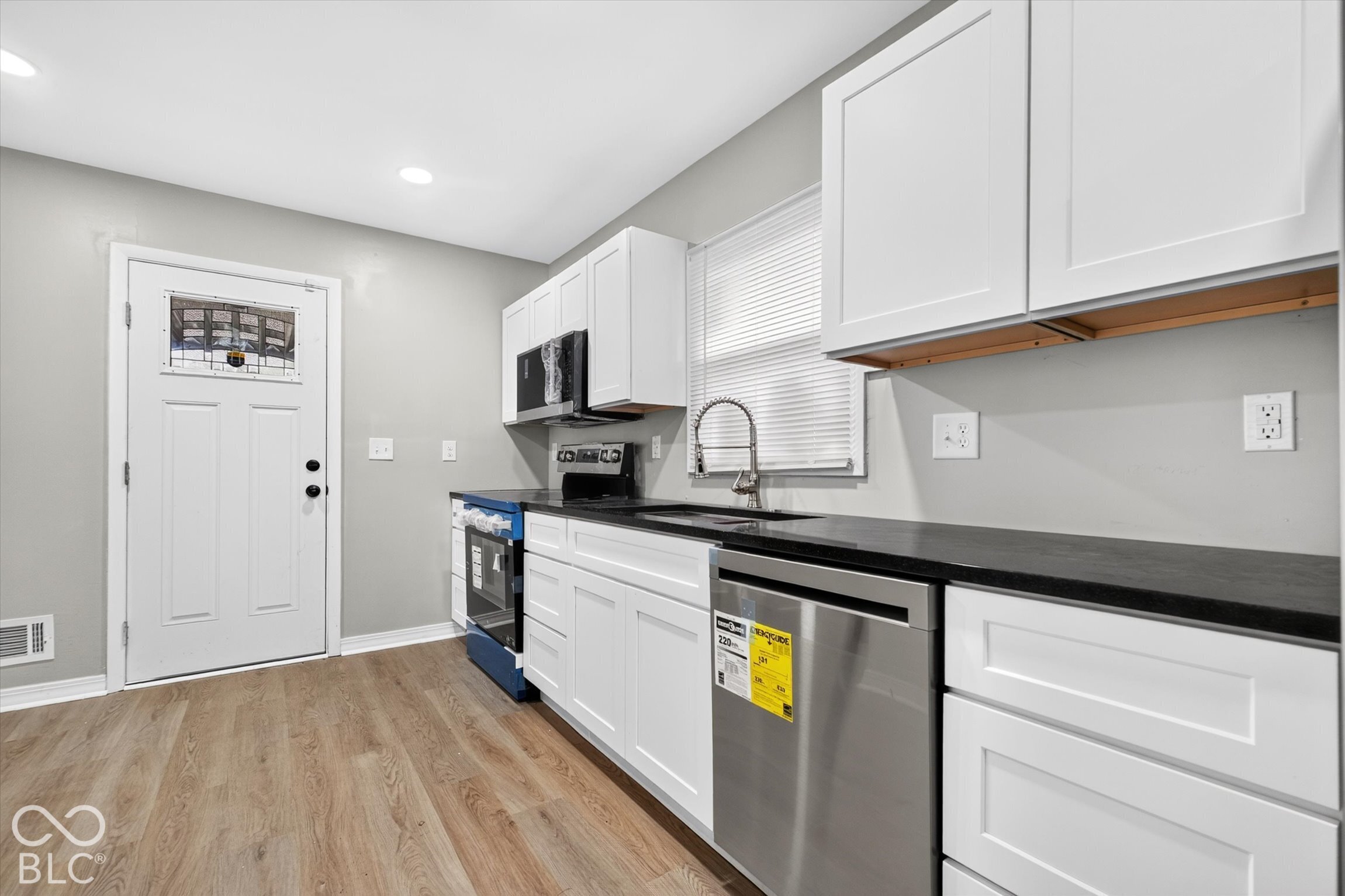 5802 E 18th Street, Indianapolis, IN, 46218 photo 5 of 27