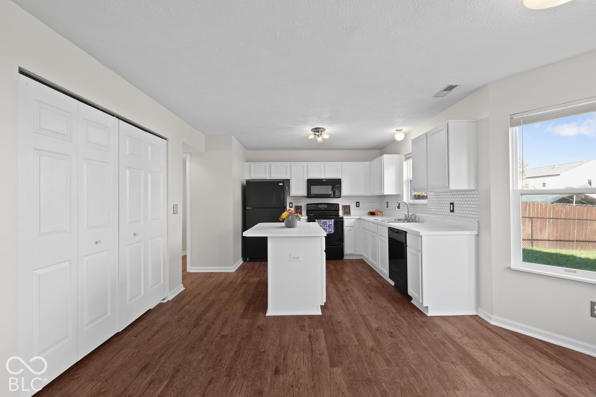 6111 Twyckenham Drive, Indianapolis, IN, 46236 photo 5 of 40