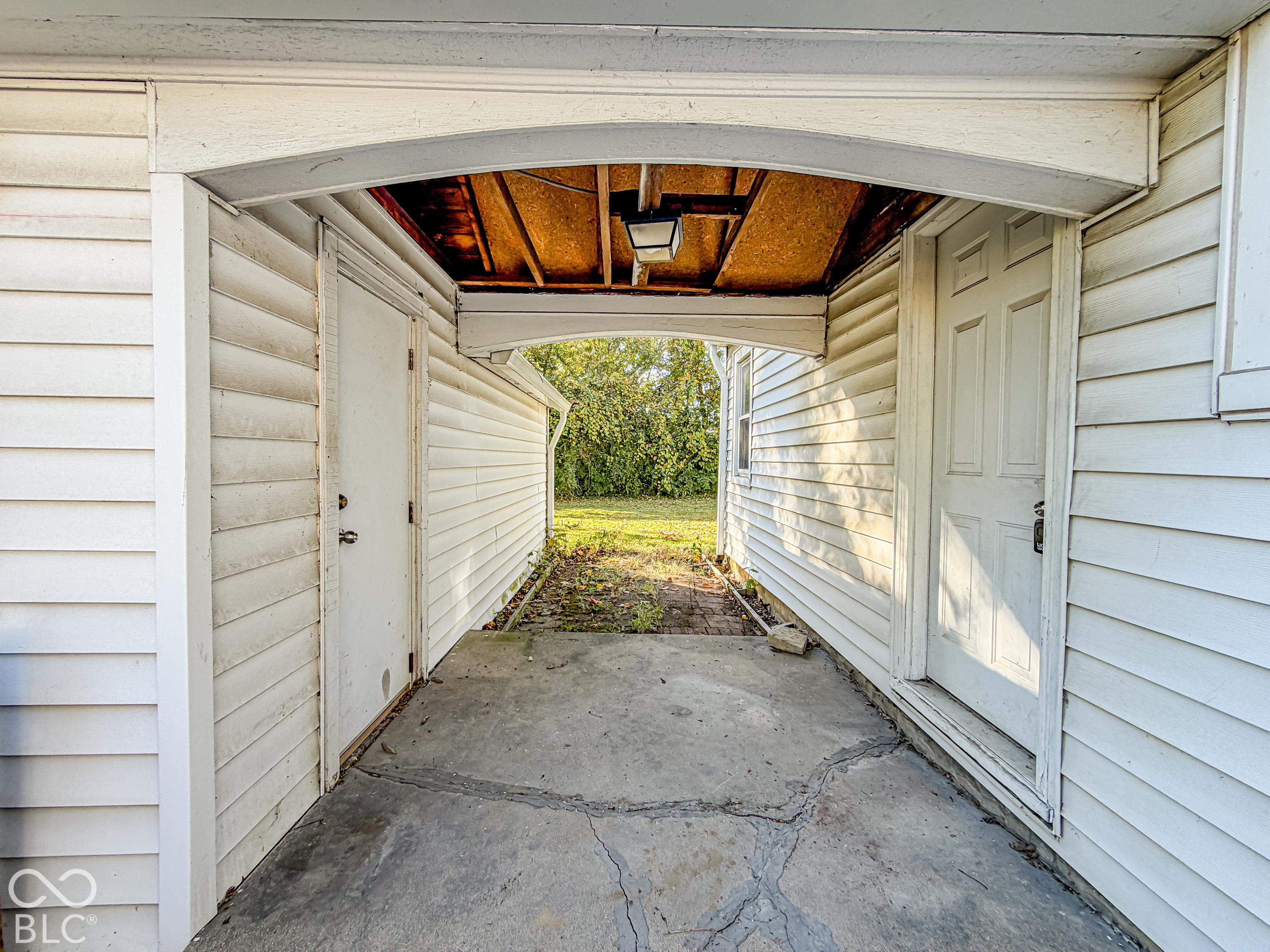 18 Rebecca Drive, Indianapolis, IN, 46241 photo 5 of 35