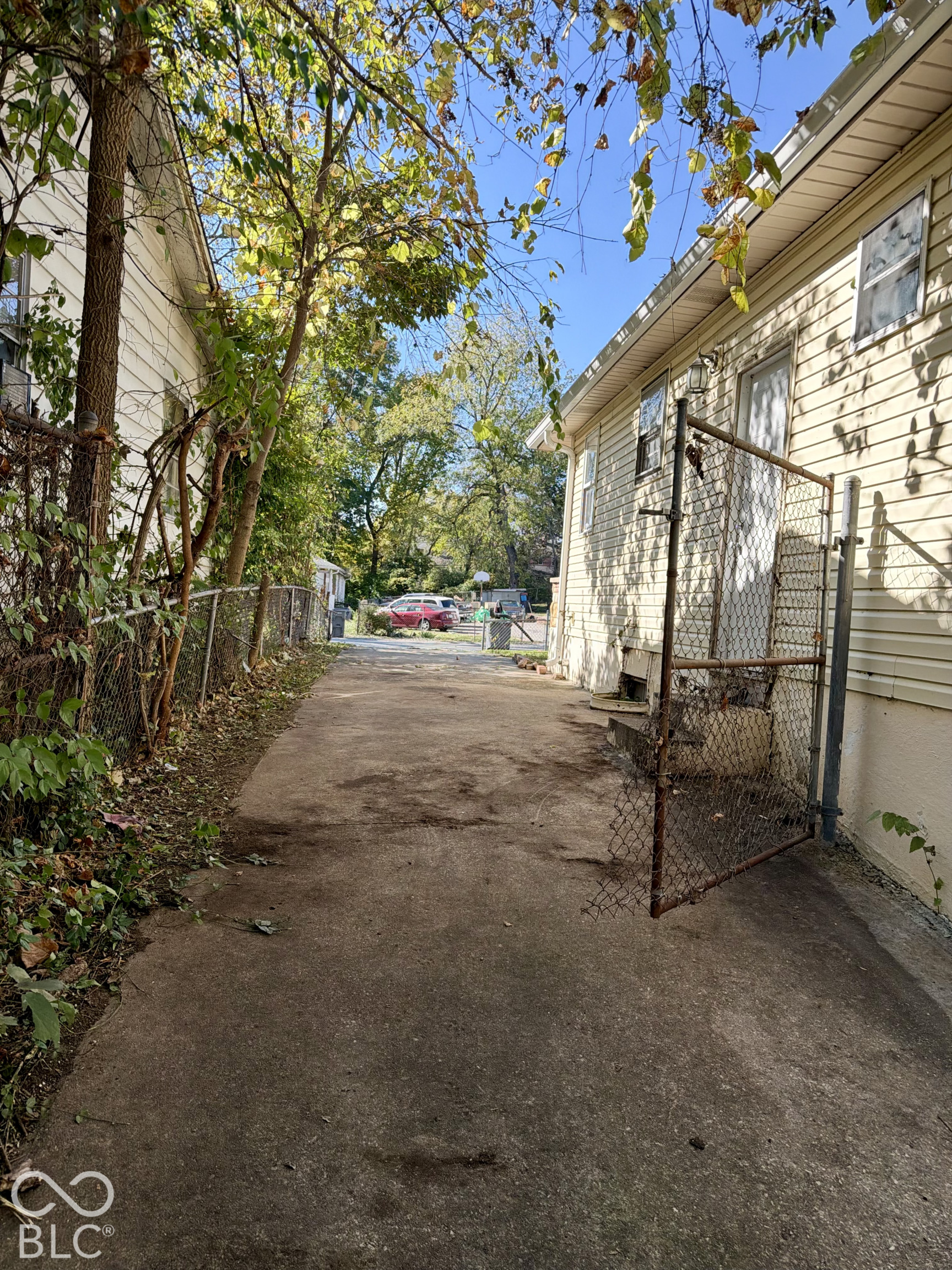 3537 N Gale Street, Indianapolis, IN, 46218 photo 5 of 28