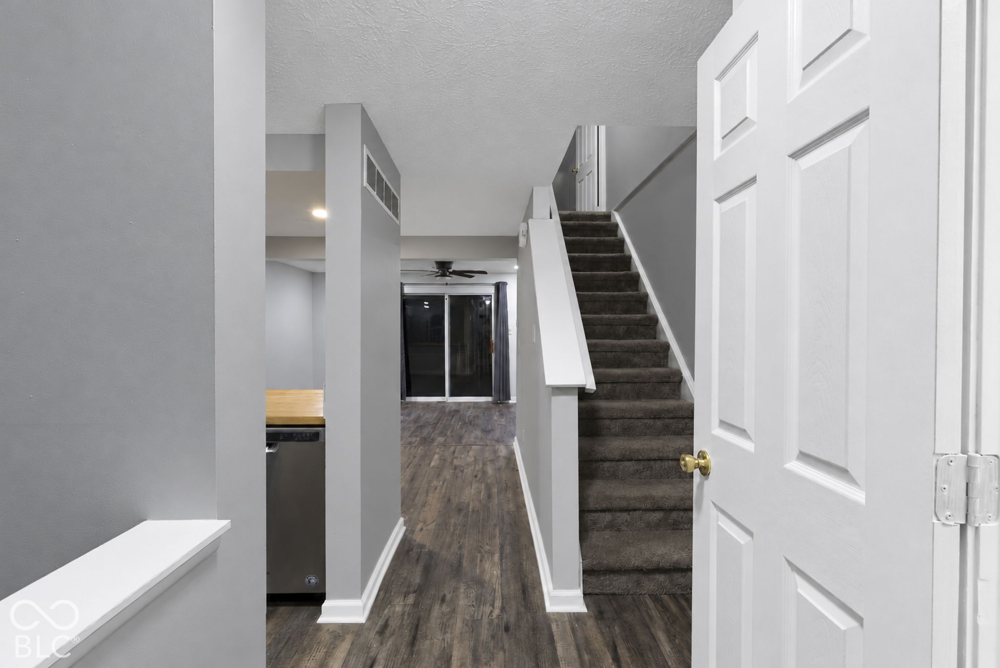 9471 Timber View Drive, Indianapolis, IN, 46250 photo 5 of 35