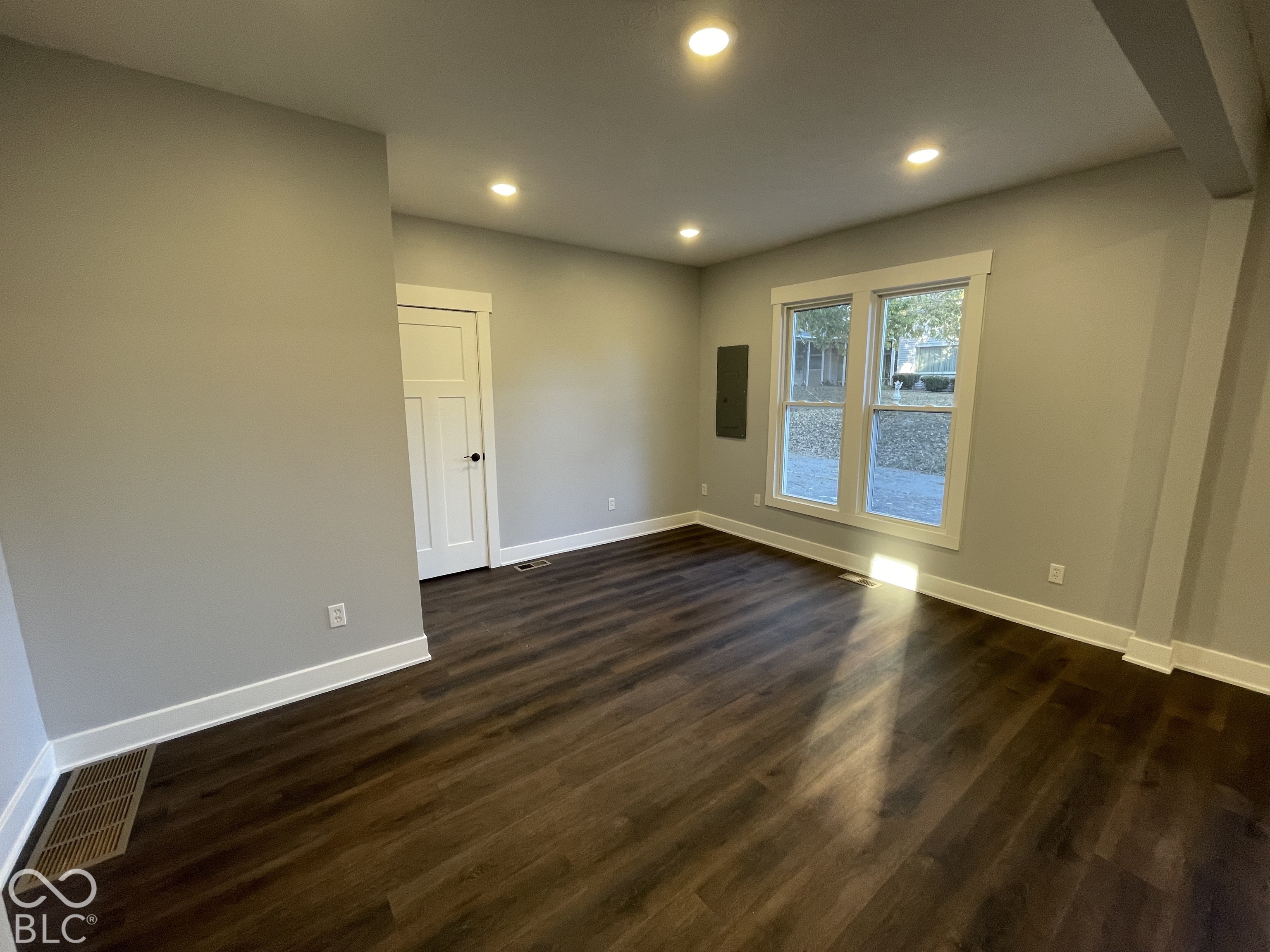 309 W 2nd Street, Veedersburg, IN, 47987 photo 5 of 30