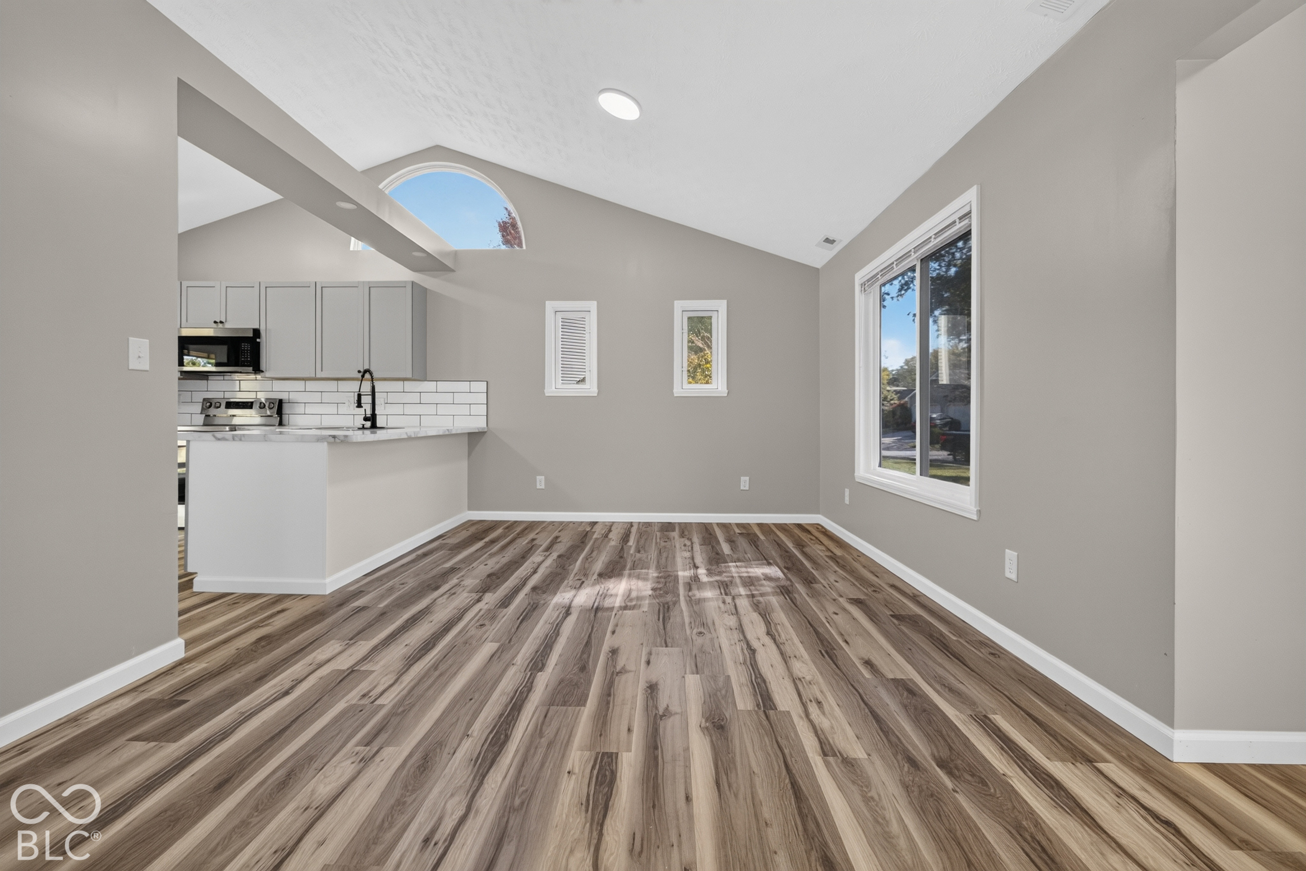 6902 Hardwood Drive, Indianapolis, IN, 46250 photo 5 of 44