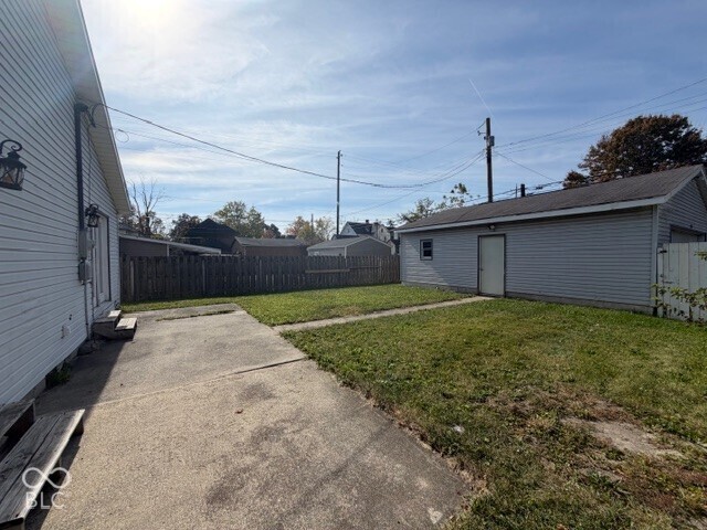 523 N Monroe Street, Hartford City, IN, 47348 photo 5 of 15