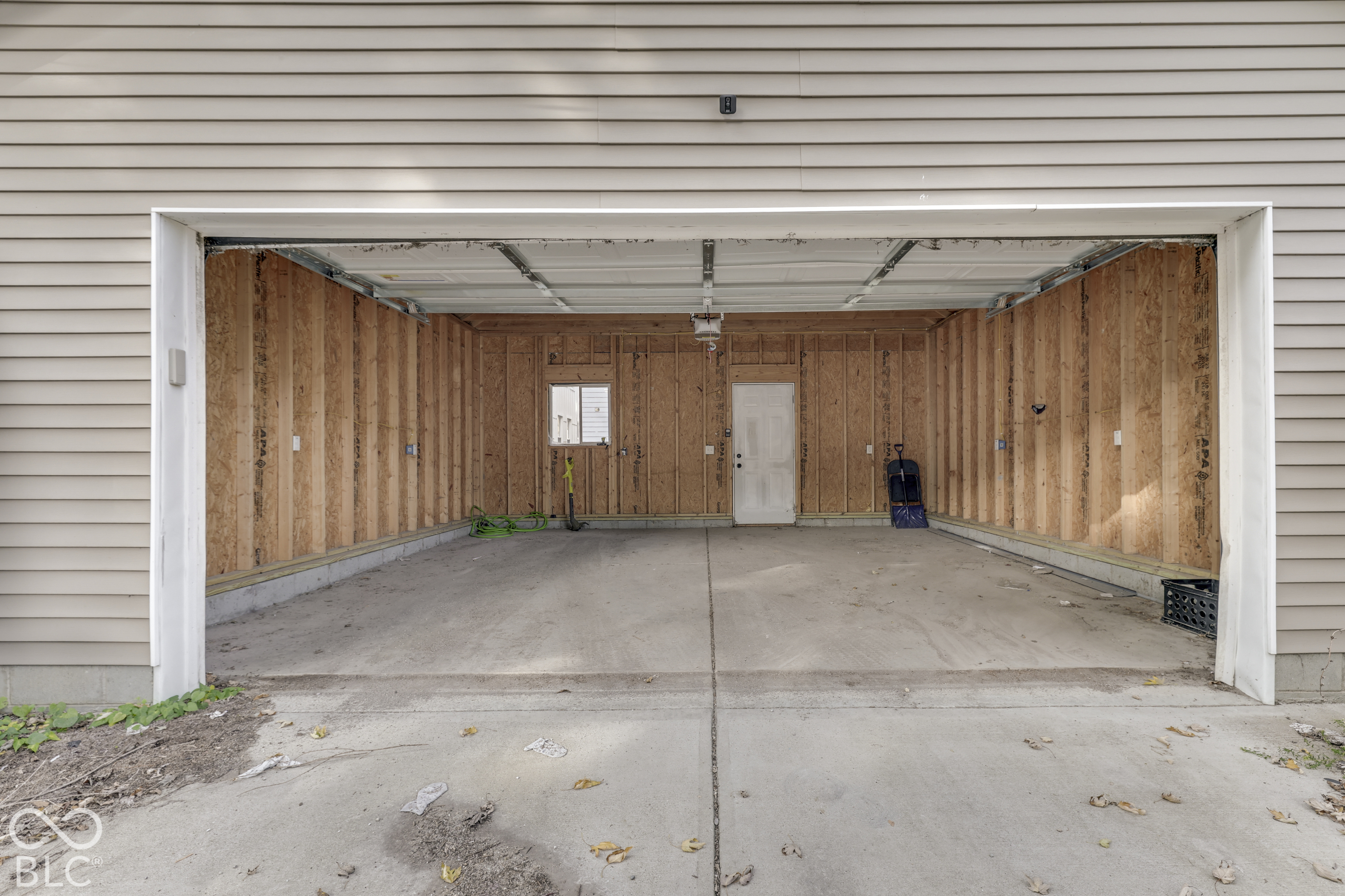 1025 Dawson Street, Indianapolis, IN, 46203 photo 5 of 23