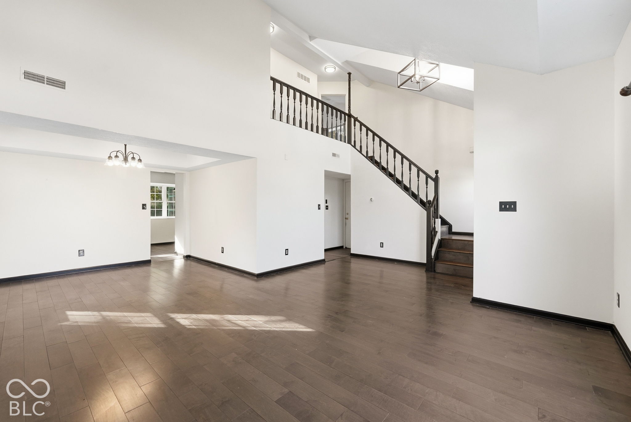 506 Buffalo Ridge Court, Indianapolis, IN, 46227 photo 5 of 37