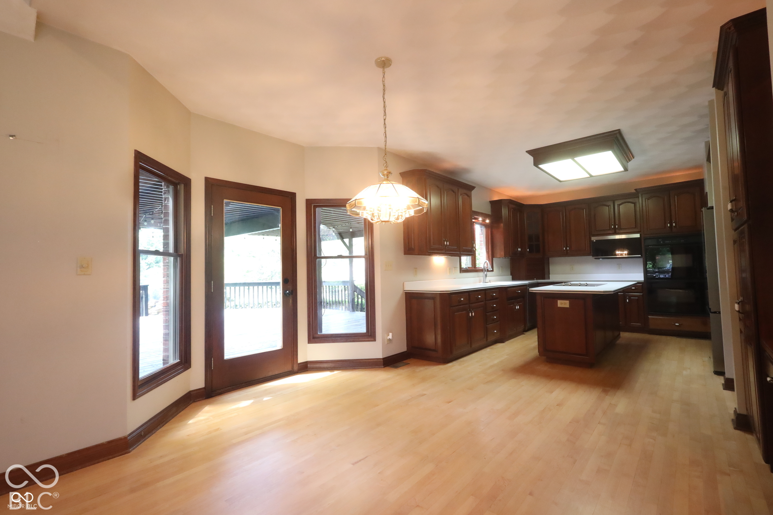 441 W Thompson Road, Indianapolis, IN, 46217 photo 5 of 32