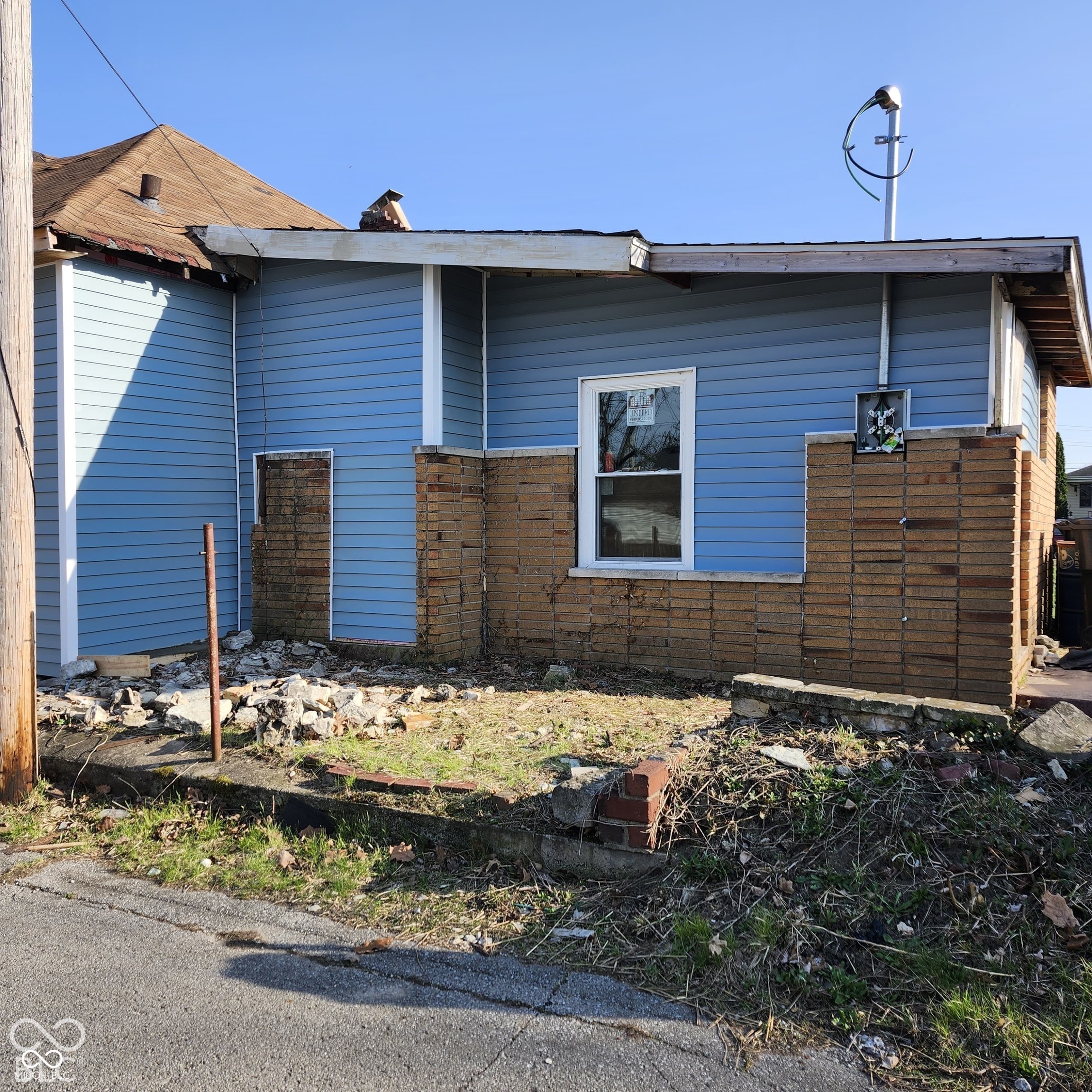 321 S Madison, Anderson, IN, 46016 photo 5 of 9