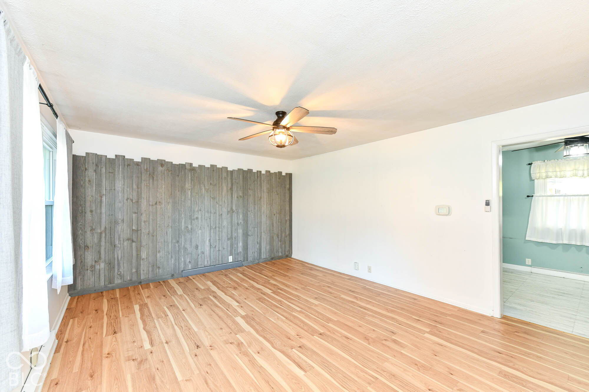 2335 E Loretta Drive, Indianapolis, IN, 46227 photo 5 of 23