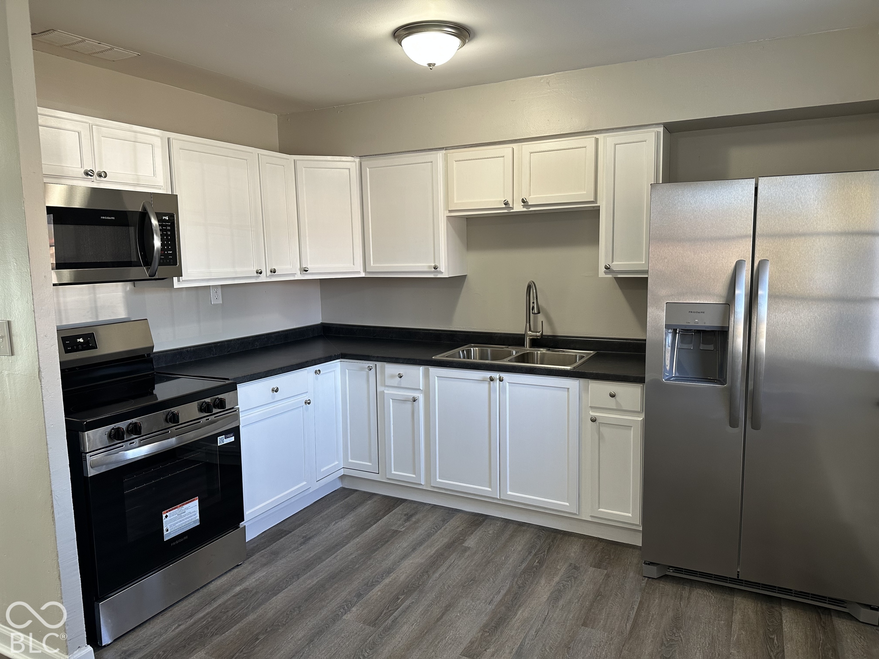 5726 Suburban Drive, Indianapolis, IN, 46224 photo 5 of 12